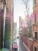 San Polo Canal View Apartments