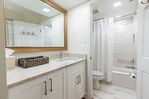 La Mer Beachfront Resort