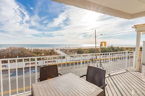 La Mer Beachfront Resort