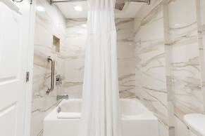 La Mer Beachfront Resort