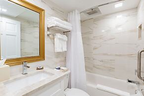 La Mer Beachfront Resort