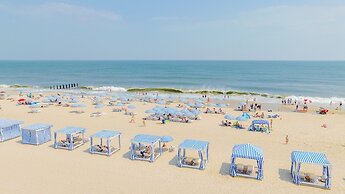 La Mer Beachfront Resort