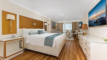 La Mer Beachfront Resort