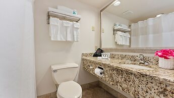 La Mer Beachfront Resort