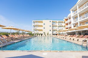 La Mer Beachfront Resort