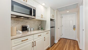 La Mer Beachfront Resort