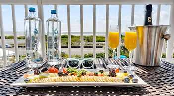 La Mer Beachfront Resort