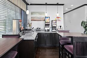 Super 8 by Wyndham Carthage TX