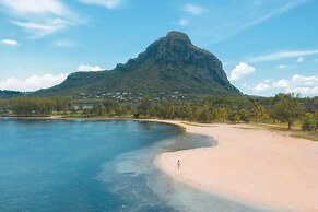 Paradis Beachcomber Golf Resort & Spa