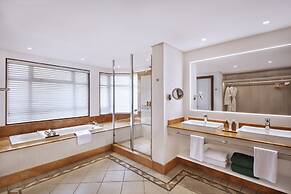 Paradis Beachcomber Golf Resort & Spa
