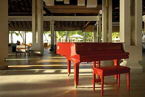 Paradis Beachcomber Golf Resort & Spa