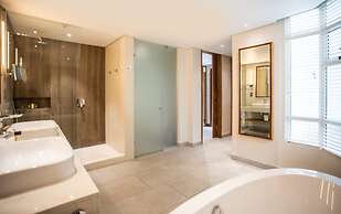 Paradis Beachcomber Golf Resort & Spa