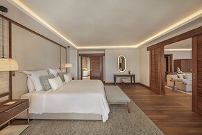 Paradis Beachcomber Golf Resort & Spa