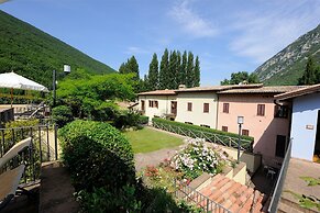 Guesia Village Hotel & Spa