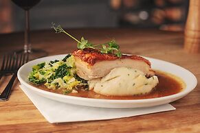 The Tavern - Steakhouse and Lodge