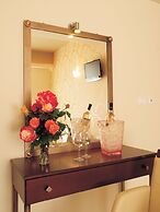 Niriides Beach Hotel