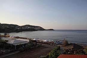 Niriides Beach Hotel