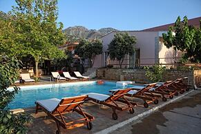 Niriides Beach Hotel