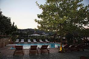 Niriides Beach Hotel