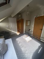 Autumn Leaves Guest House