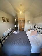 Autumn Leaves Guest House