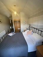 Autumn Leaves Guest House