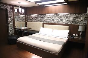 Victoria Court Las Piñas