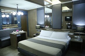 Victoria Court Las Piñas