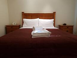 Rosewood Court Motel