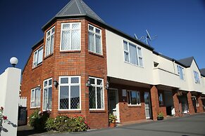 Rosewood Court Motel