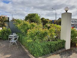 Rosewood Court Motel