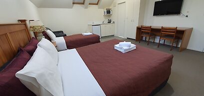 Rosewood Court Motel