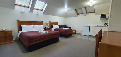 Rosewood Court Motel