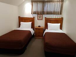 Rosewood Court Motel