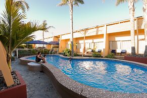 Oasis Beach Motel