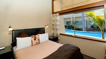 Oasis Beach Motel