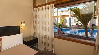 Oasis Beach Motel