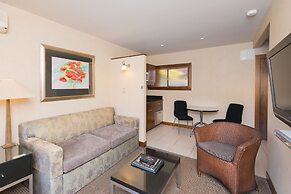 Oasis Beach Motel