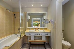 Mauricia Beachcomber Resort & Spa