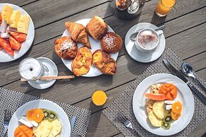 Mauricia Beachcomber Resort & Spa