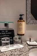 Square Hotel