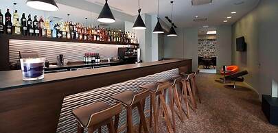 Square Hotel