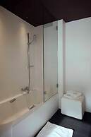 Square Hotel