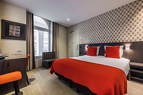 Square Hotel