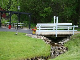 Bay Leaf Cottages & Bistro