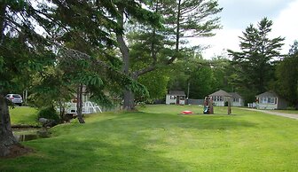 Bay Leaf Cottages & Bistro