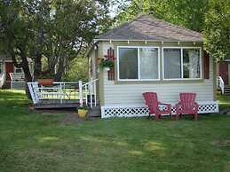 Bay Leaf Cottages & Bistro