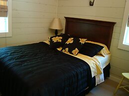 Bay Leaf Cottages & Bistro