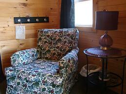 Bay Leaf Cottages & Bistro