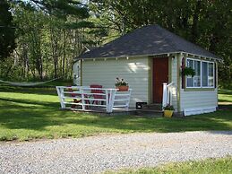 Bay Leaf Cottages & Bistro